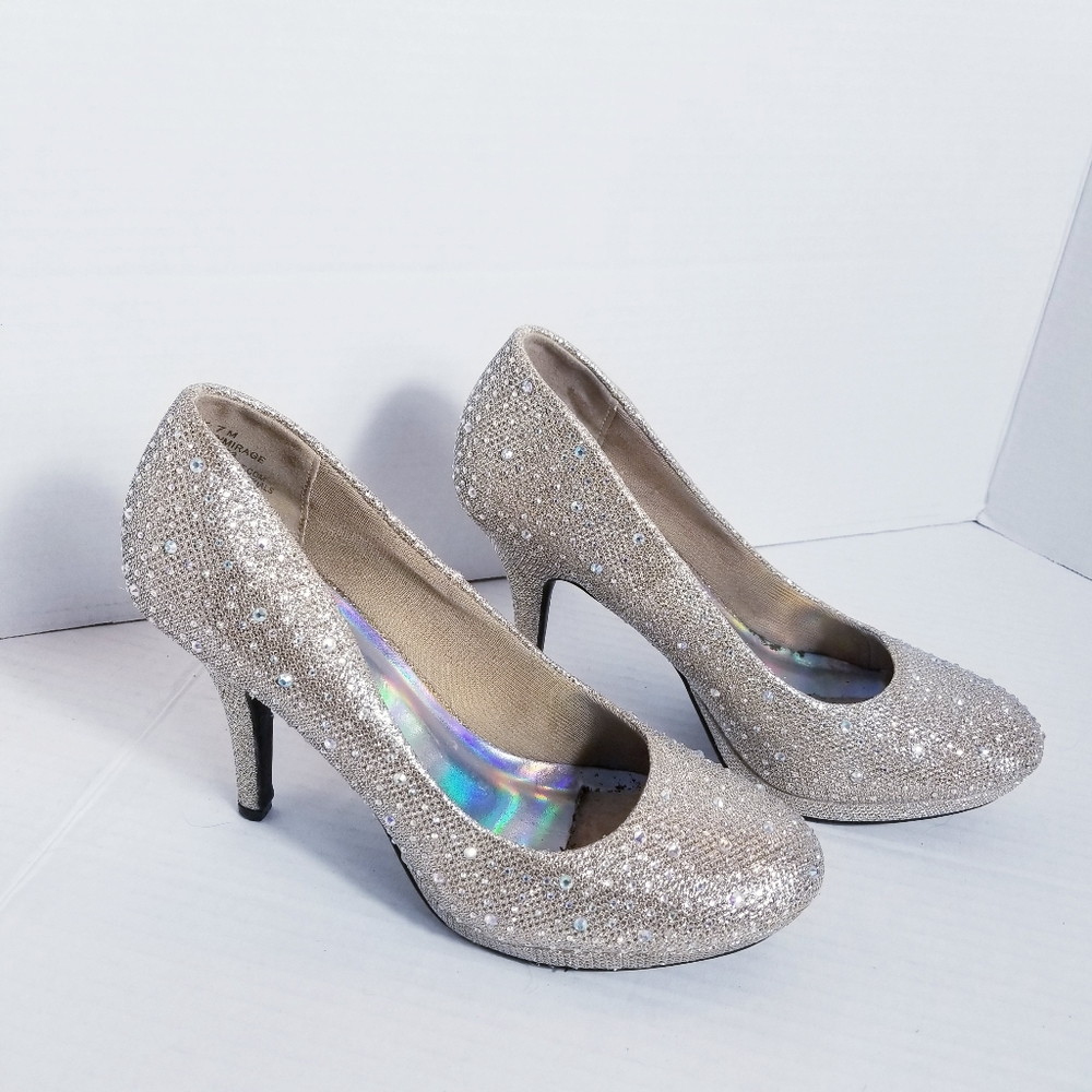 SILVER SLIPPER CHAMPAGNE HEELS SIZE 7